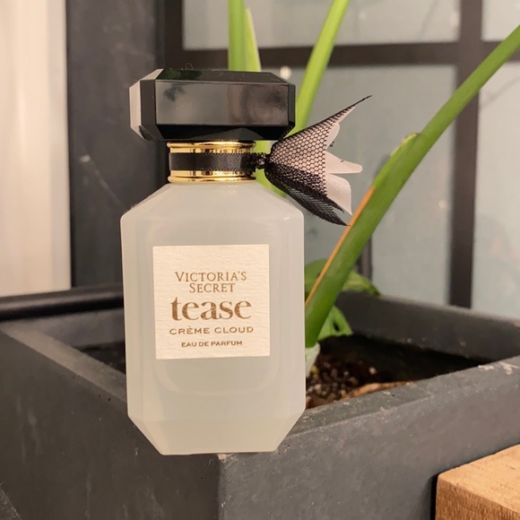 Nước HOa Nữ Victorias Secret Tease Creme