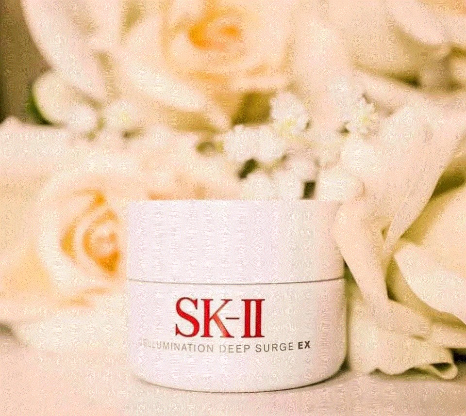 Kem dưỡng trắng da SK-II Cellumination Deep Surge EX 50g